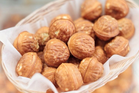 Walnut Cakes